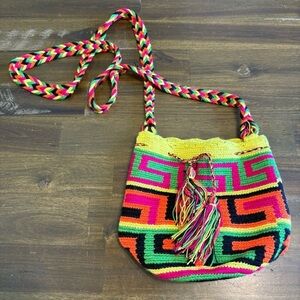 Handmade Artisan Wayuu Bucket Back Crossbody Colorful Columbian Woven Small